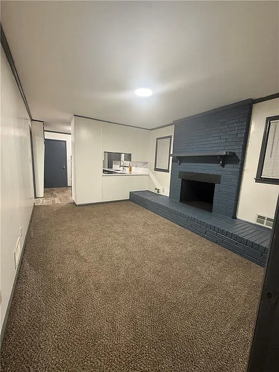 3 bed, 2.0 bath, 1408 sqft, $1,995 — Photo 4