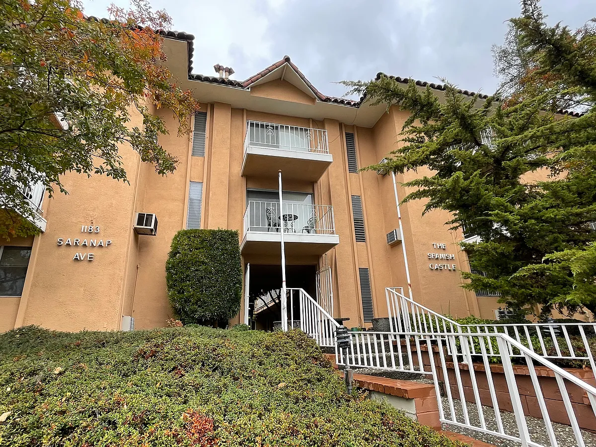 Building Photo - Spanish Castle Apartments