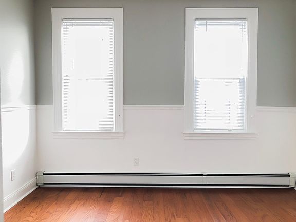 4th image of 105 Mallory Ave APT 1