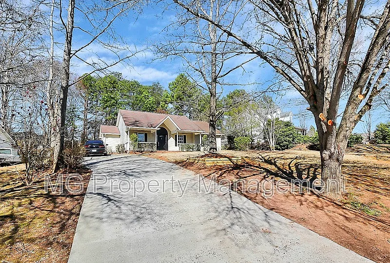 3 bed, 2.0 bath, 1300 sqft, $1,895 — Photo 4