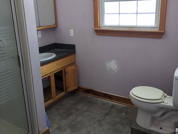 4th image of 3005 S Claremont Ave