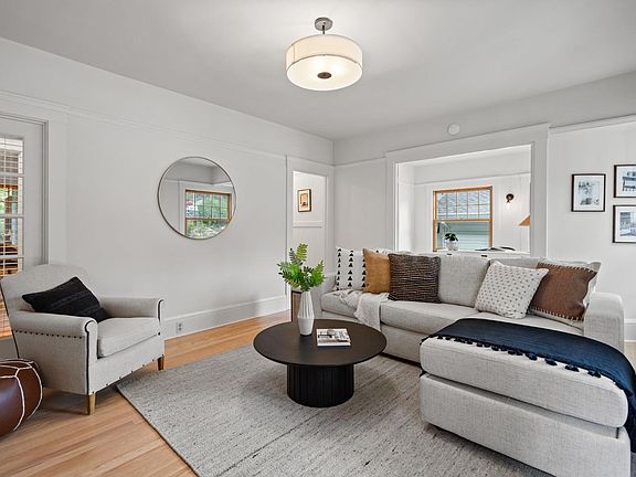 5th image of 217 Jewell Street