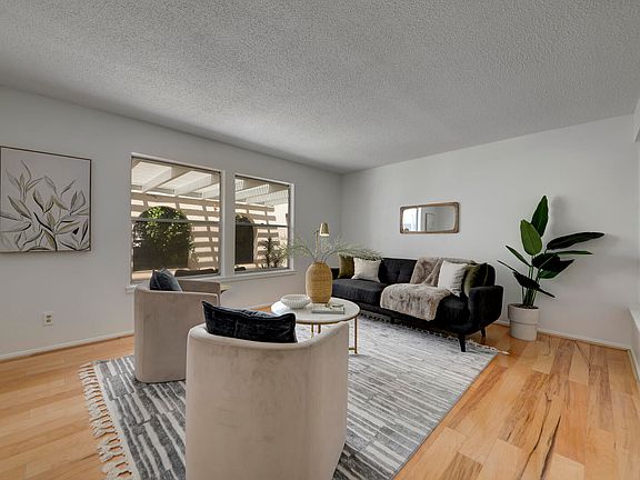 5th image of 1733 Luthy Dr NE