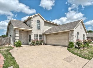 2107 Petunia St, Dallas, TX 75228