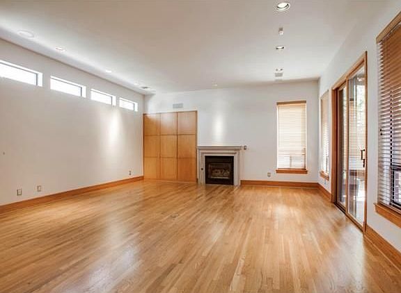 4th image of 4230 Throckmorton St