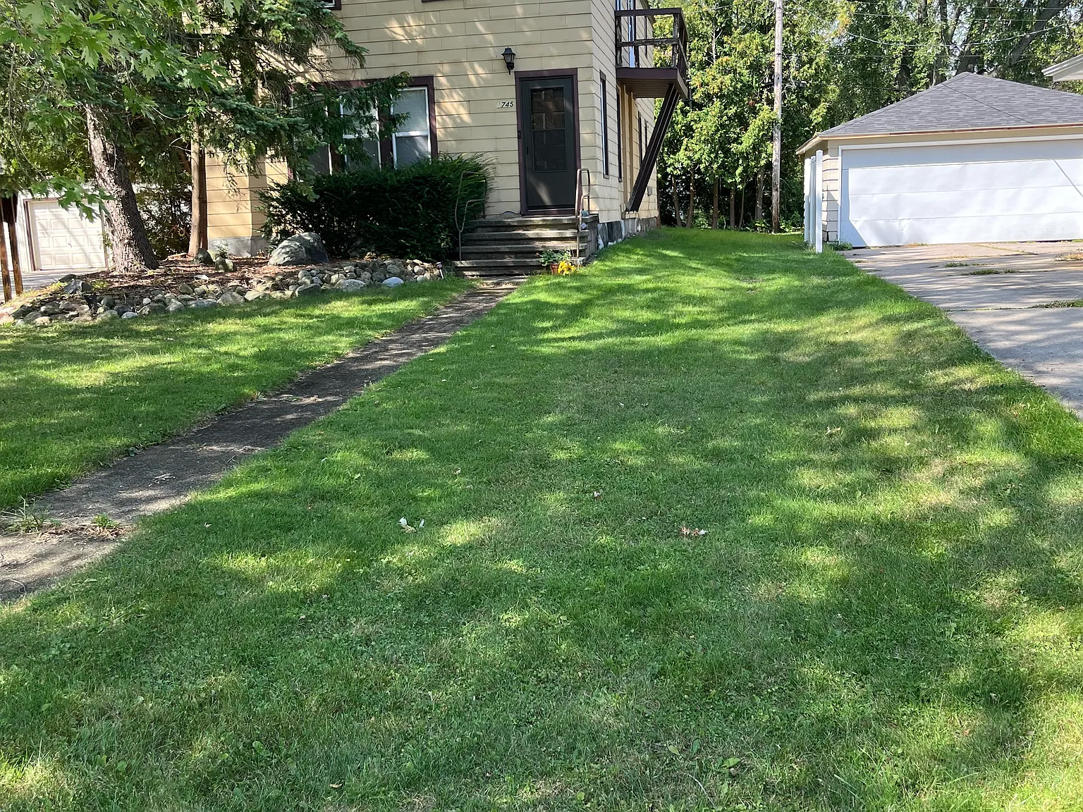 2 bed, 700 sqft, $1,000 — Photo 1