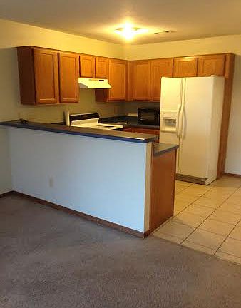 4th image of 887 N Lola Ln