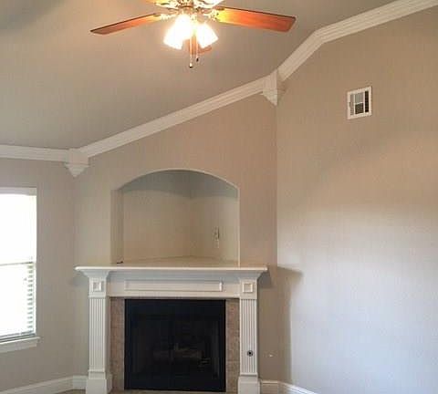 3rd image of 618 E Bonnie Ln
