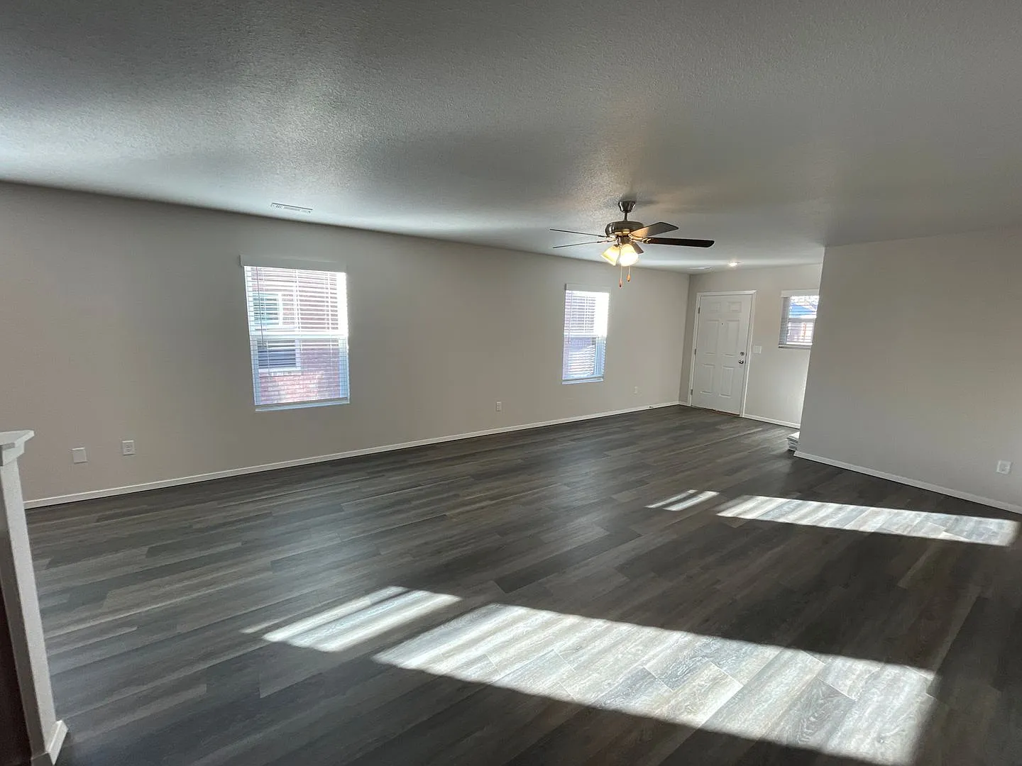 Pre-Leasing Now: Modern 3-Bedroom, 2-Bath Home in Barberry Court! — Photo 4