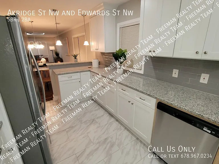 Akridge St NW — Photo 8