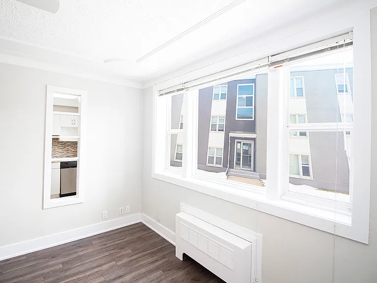 305 Marion St #3 — Photo 9