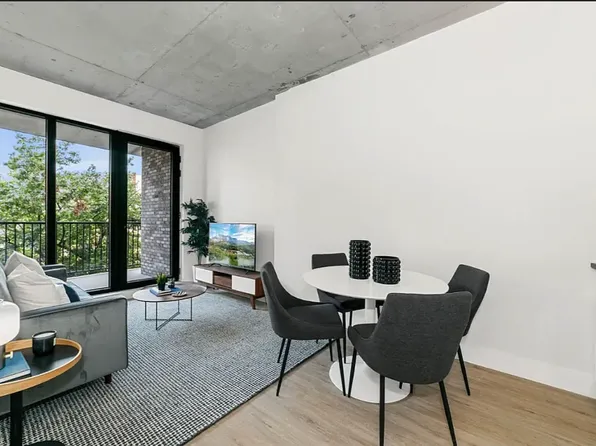 815 Flatbush Avenue image 1 of 15