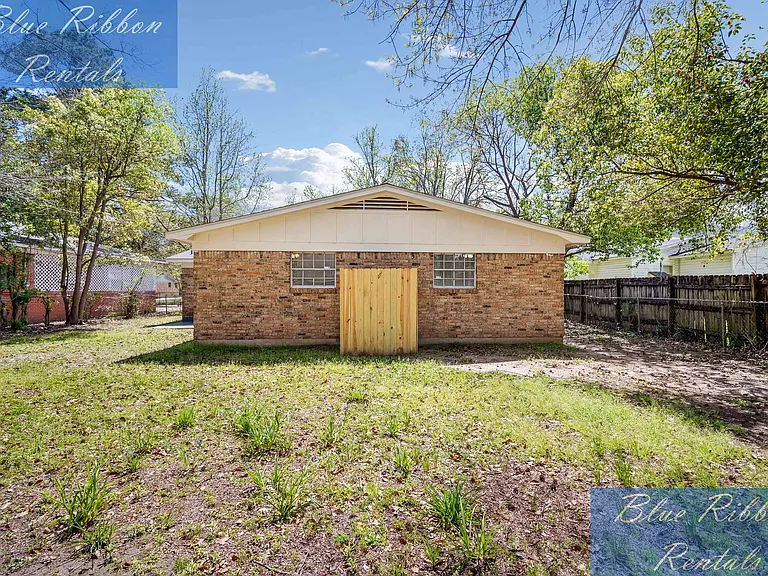 2712 Moot Ave — Photo 16