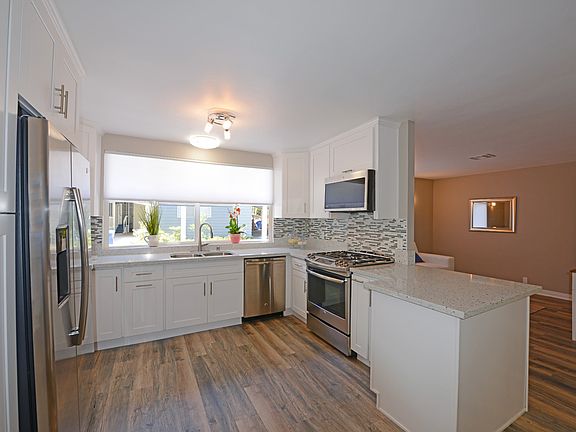 5th image of 84 Sherwood Dr