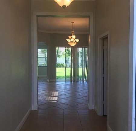 2nd image of 418 SW Talquin Ln