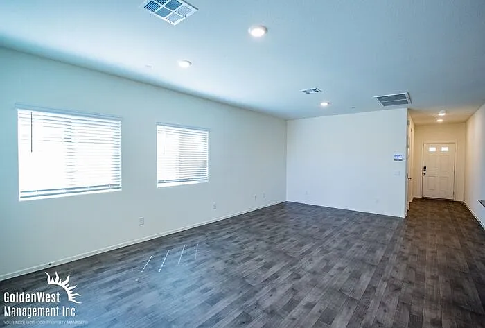 2 bed, 2.0 bath, 1197 sqft, $1,900 — Photo 2