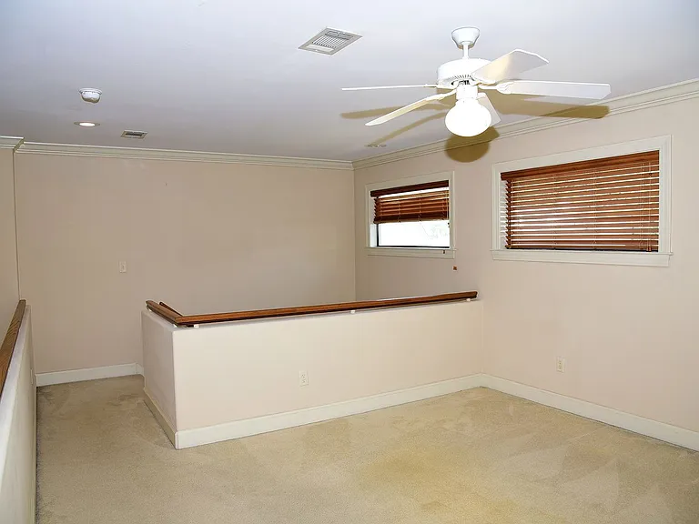 31 Balmoral Dr — Photo 25