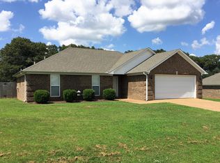 204 Lancaster Dr, Medina, TN 38355