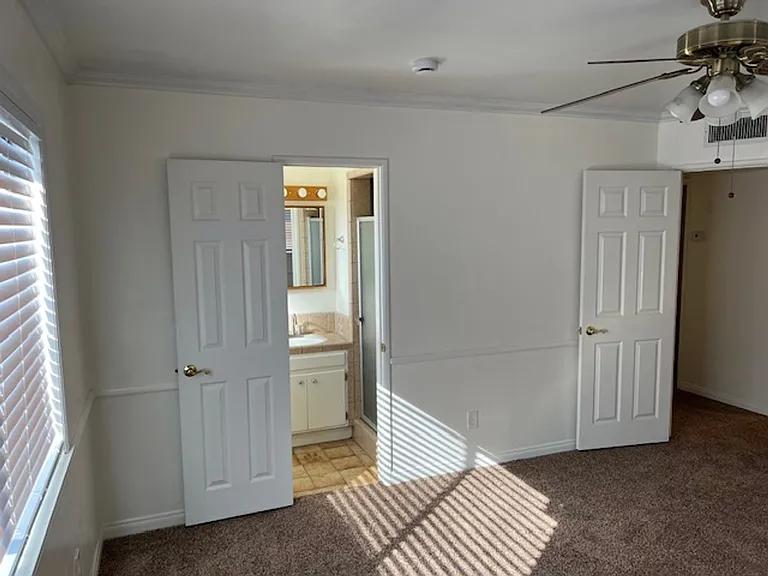 3704 Laverne Ave — Photo 15