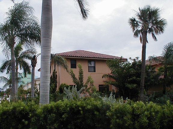 3rd image of 117 N Lakeside Dr APT A