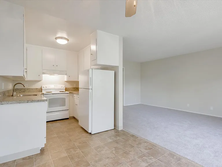 1450 San Antonio Ave #6 — Photo 10