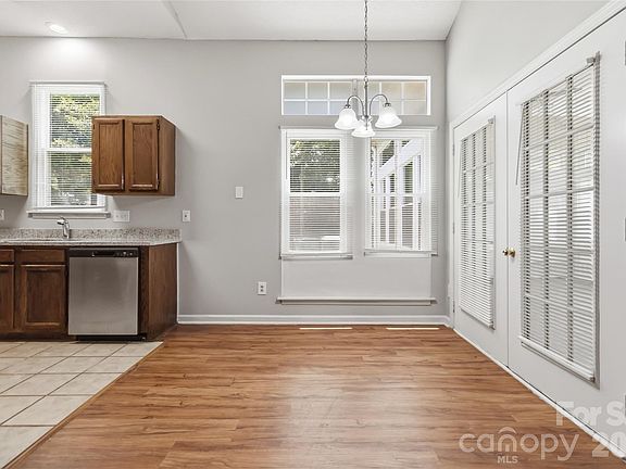 5th image of 6136 Sunbridge Ct