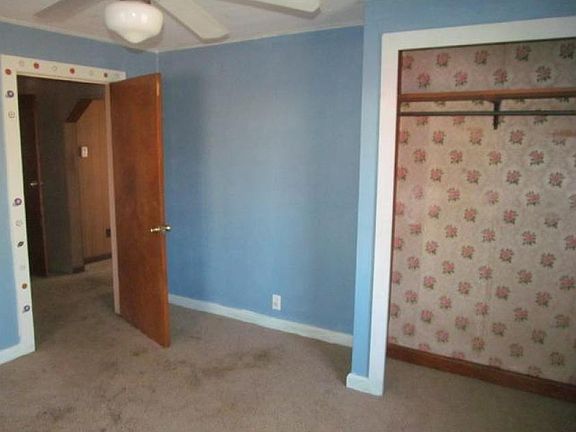 3rd image of 3901 N Sadlier Dr
