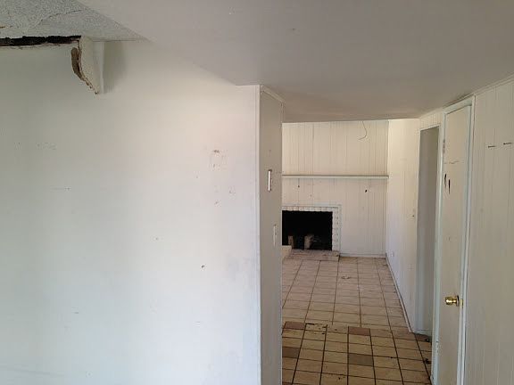 2nd image of 5013 W Holly St