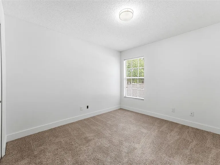 6048 Sand Key Ln — Photo 20