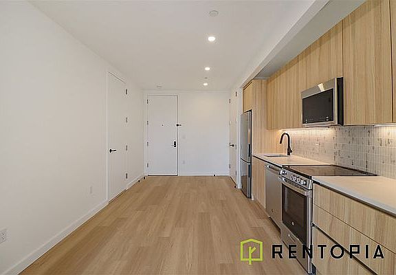 5th image of 1010 Pacific St APT 709