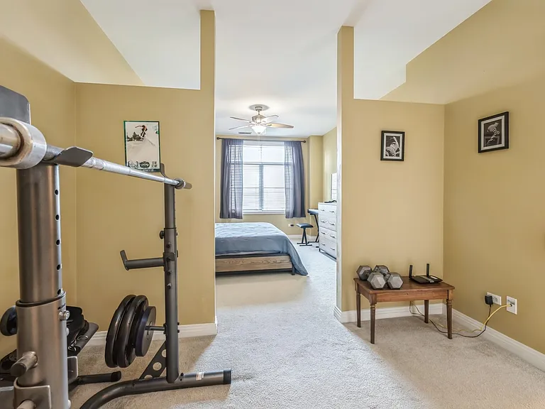 950 W Huron St #402 — Photo 6