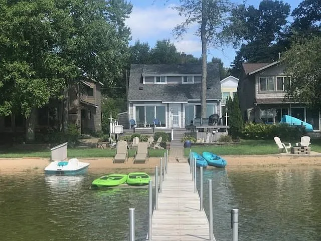 3 bed, 1200 sqft, $2,350 — Photo 3