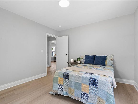 4th image of 1439 Chestnut Ave