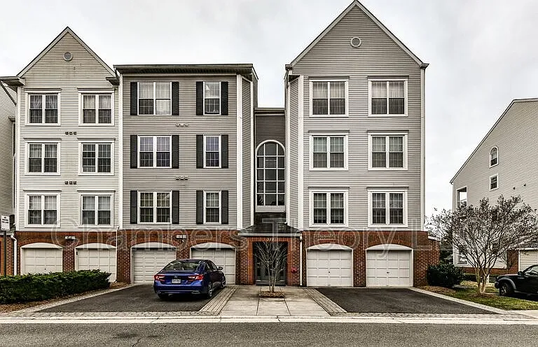 275 S Pickett St #302 — Photo 1