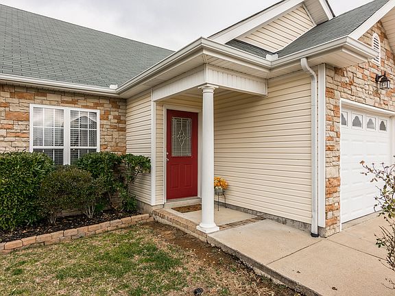 3rd image of 340 Sea Biscuit Dr