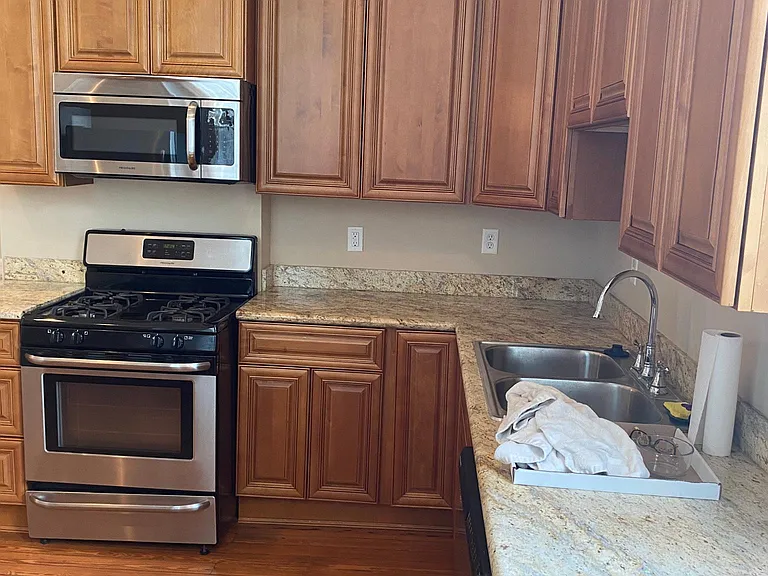 202 S Scott St — Photo 12
