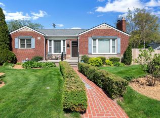 832 Loraine St, Grosse Pointe, MI 48230