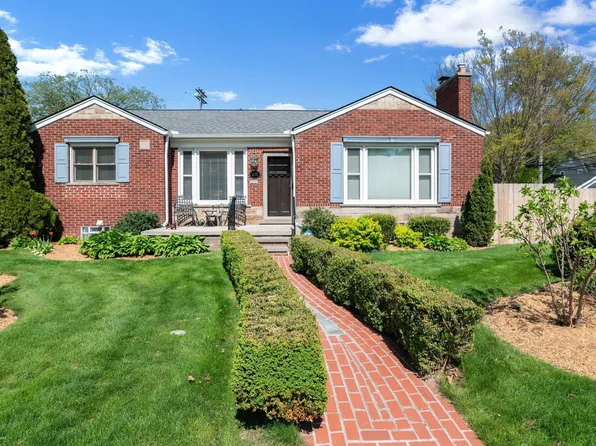 832 Loraine St, Grosse Pointe, MI 48230