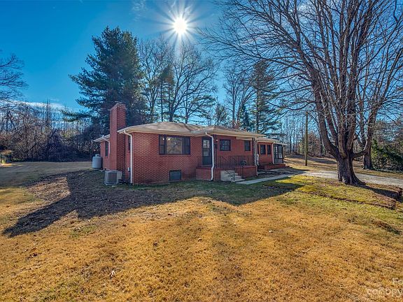 3rd image of 105 Allgood Dr