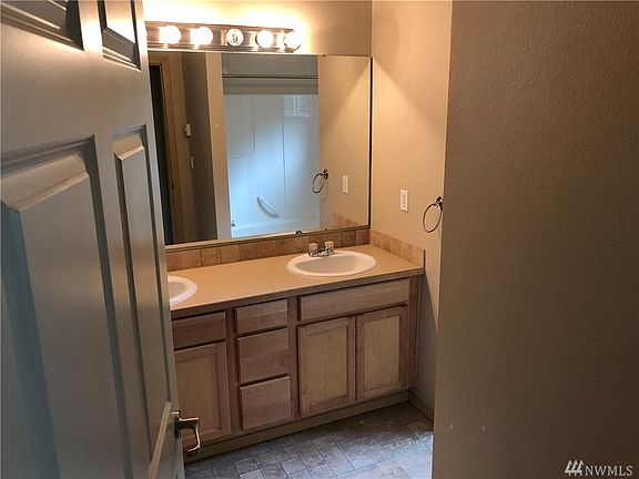 4th image of 6527 127th Street Ct E