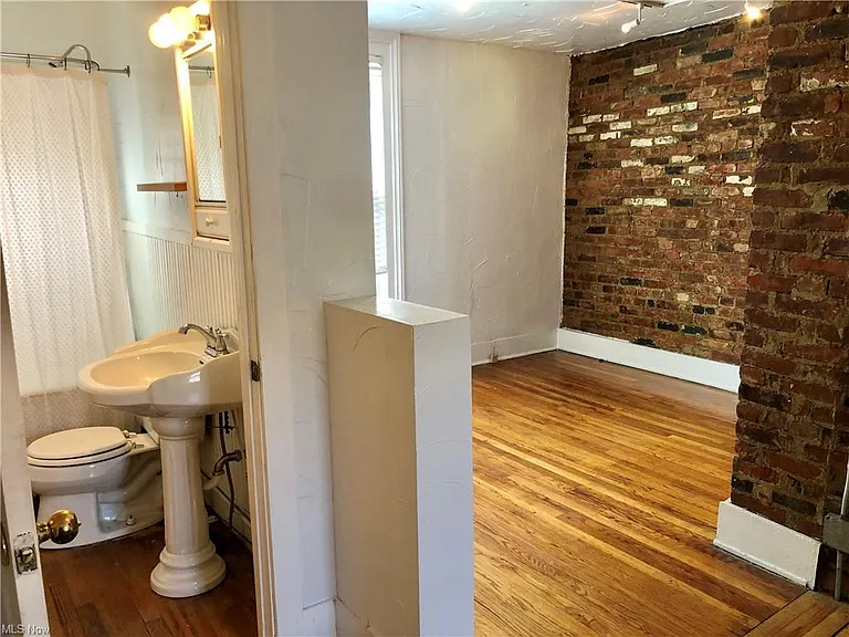 4221 Whitman Ave — Photo 9