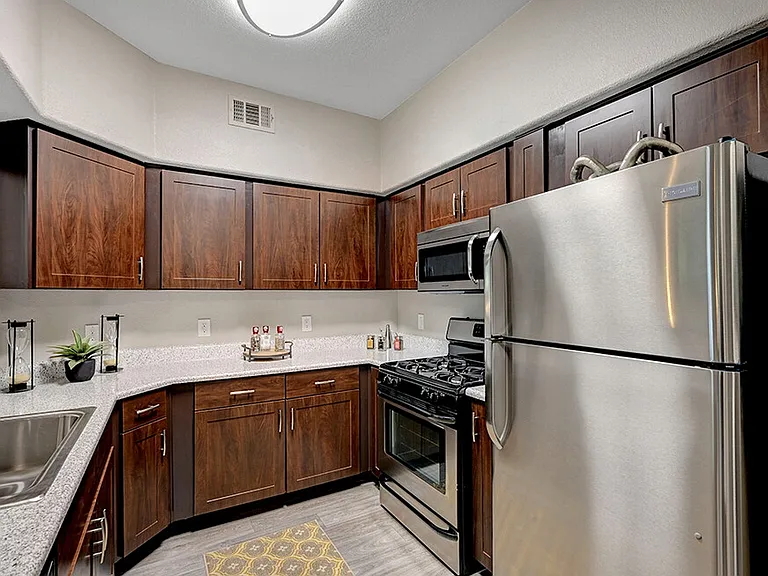 Canyon Villas Apartments — Photo 14