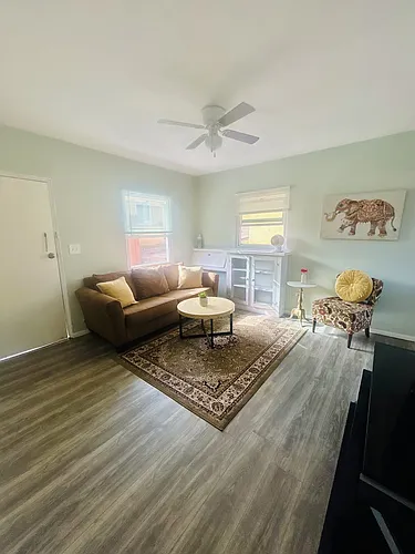 407 W San Ysidro Blvd W Photo 1