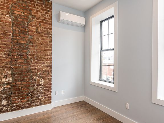 4th image of 364 Palmetto St #2R