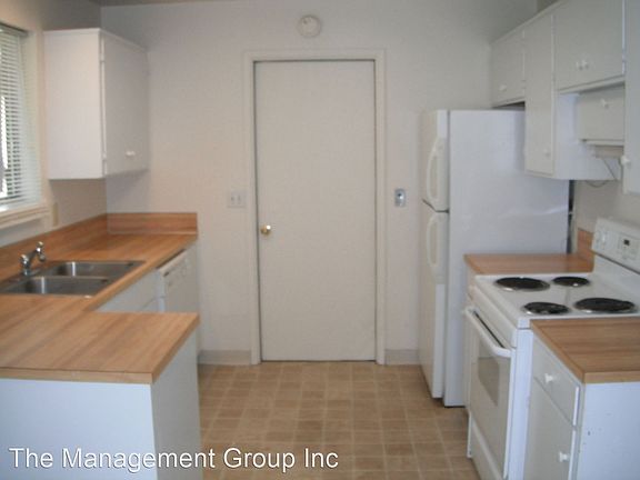 3rd image of 222 S Fredericksburg Way