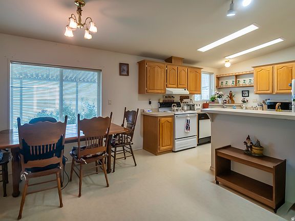 5th image of 762 W Monte Hermosa Dr #16