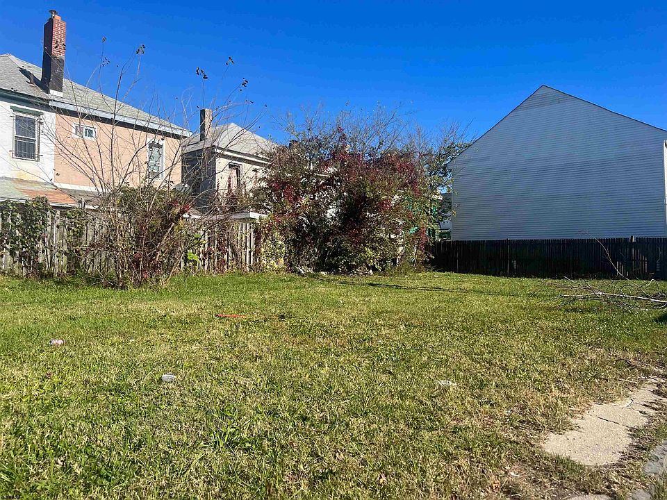 1st image of 511-515 Graff Ln