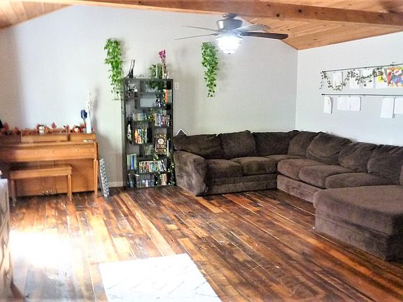 5th image of 1040 S Lakeshore Dr