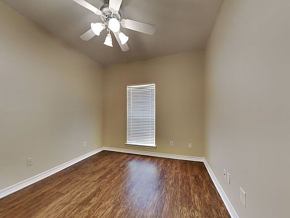 3rd image of 4309 Lake Superior Dr