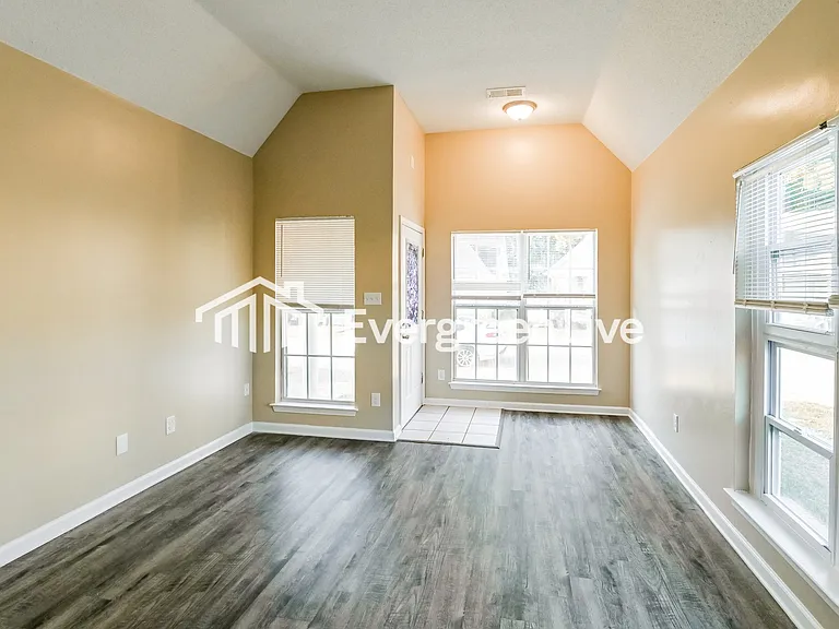 9828 Maggie Woods Ln — Photo 13